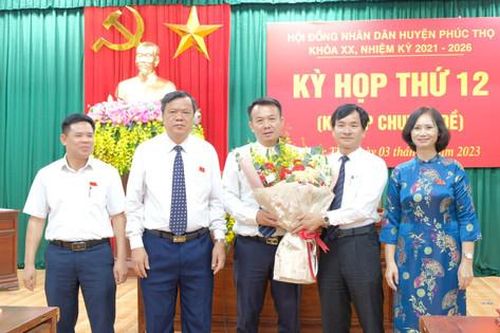 Phê chuẩn kết quả bầu chức danh Chủ tịch UBND huyện Phúc Thọ