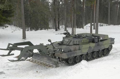 Thiết giáp phá mìn đặc biệt Leopard 2R 'thúc thủ' trước hỏa lực Nga
