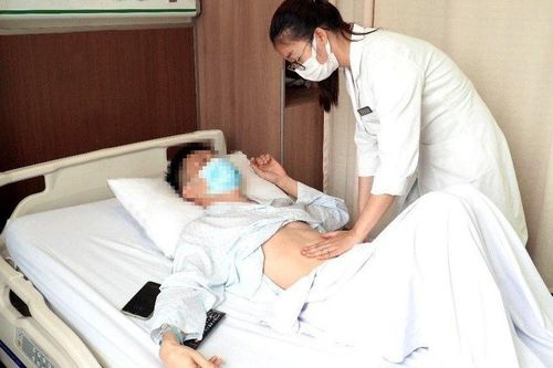 4 người cấp cứu giữa đêm vì ngộ độc canh cua