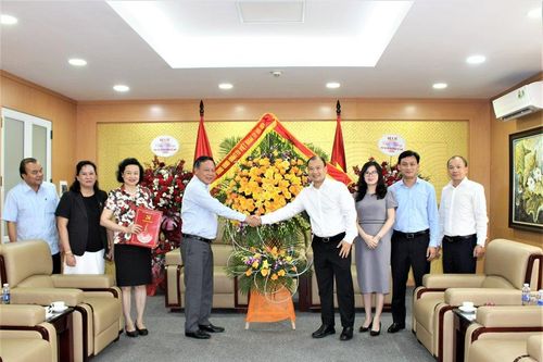 Lãnh đạo thành phố Hà Nội chúc mừng các cơ quan báo chí