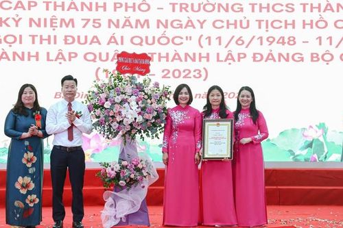 Thêm một ngôi trường được gắn biển công trình cấp thành phố