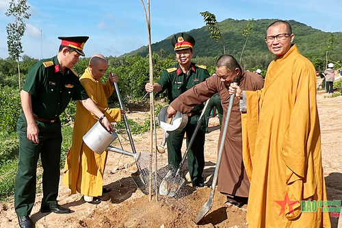 Lực lượng vũ trang tỉnh Bà Rịa-Vũng Tàu chung tay bảo vệ môi trường