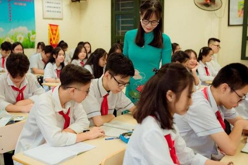 Lấy ý kiến nhân dân đối với các ứng viên được xét tặng NGND, NGƯT