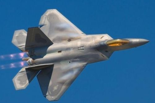 NATO tìm cách củng cố sự hiện diện trên biển, Mỹ điều tiêm kích F-22 đến Trung Đông với lý do liên quan Nga