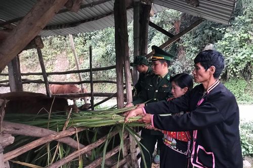 Sát cánh cùng người dân biên cương