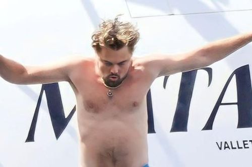 Thân hình Leonardo DiCaprio tuổi 49