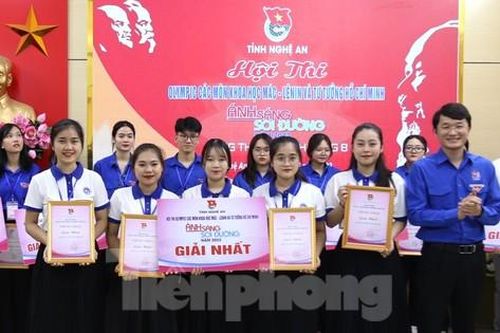 CLB Lý luận trẻ Trường Đại học Vinh giành giải Nhất thi 'Ánh sáng soi đường' cấp tỉnh bảng B