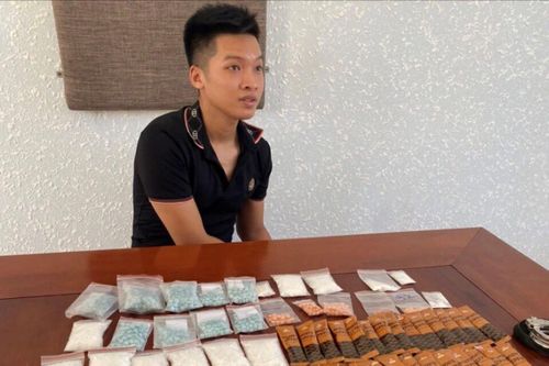 Bắt quả tang đối tượng tàng trữ, mua bán gần 2kg ma túy
