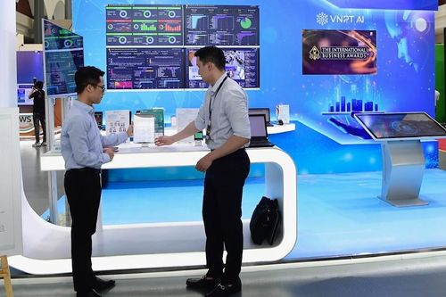 Industry 4.0 Summit 2023: VNPT trình diễn loạt giải pháp số hóa thông minh