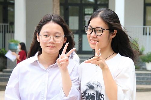 Điểm chuẩn vào lớp 10 Trường THPT Chuyên Ngoại ngữ năm 2023