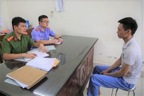 Phê chuẩn khởi tố 7 đối tượng bốc đầu xe, lạng lách, đánh võng trên đường