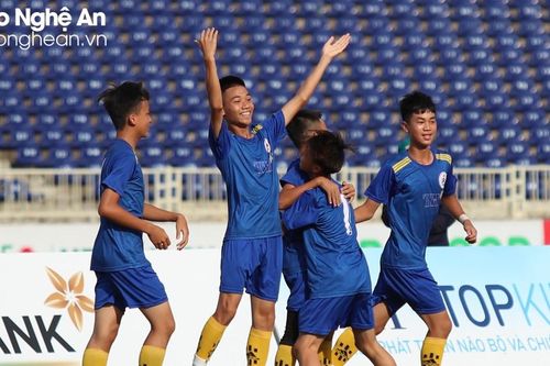Thiếu niên Quỳnh Lưu lên ngôi Vô địch Giải Bóng đá Thiếu niên - Nhi đồng Cúp Báo Nghệ An lần thứ 25