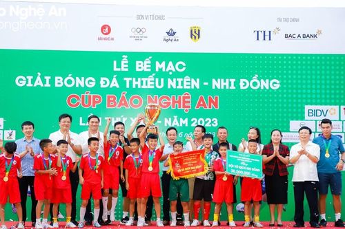 Hành trình bảo vệ thành công 'ngôi vương' của Nhi đồng Tân Kỳ