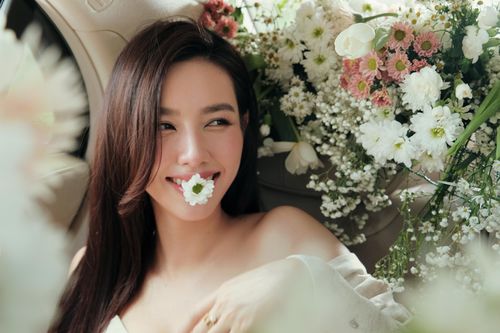 Thùy Tiên khoe nhan sắc trong trẻo, ngọt ngào hậu nhiệm kỳ hoa hậu