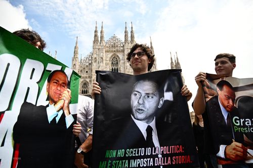 Cuộc đời và sự nghiệp đầy bê bối của cố Thủ tướng Italy Berlusconi
