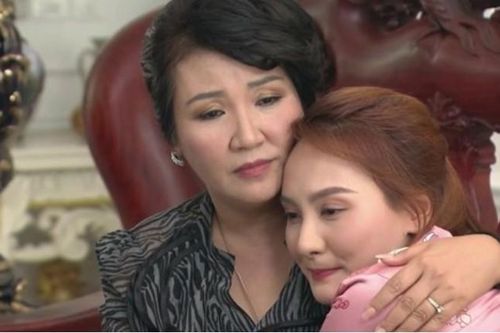 Mẹ chồng cho con dâu 5 cây vàng kèm theo hàng loạt quy định mà con dâu chỉ biết vui vẻ 'dạ mẹ'