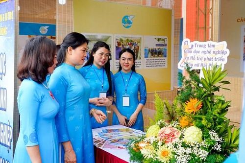 Bữa cơm gia đình - Ấm áp yêu thương