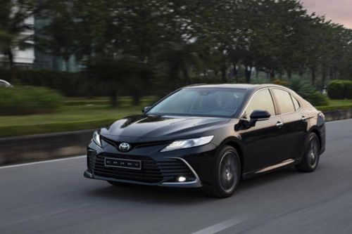 Phân khúc sedan hạng D: Toyota Camry giảm doanh số vẫn giữ ngôi vương