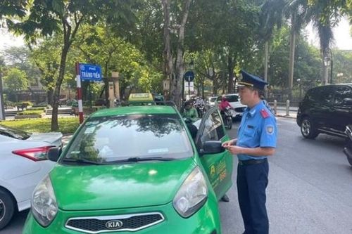 Hà Nội: Kiểm tra, xử lý hãng taxi quảng cáo website cá độ