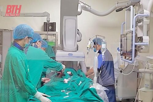 Đặt stent graft cứu sống bệnh nhân phình động mạch chủ bụng dọa vỡ