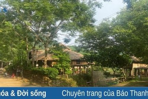 Bản Hang làm du lịch