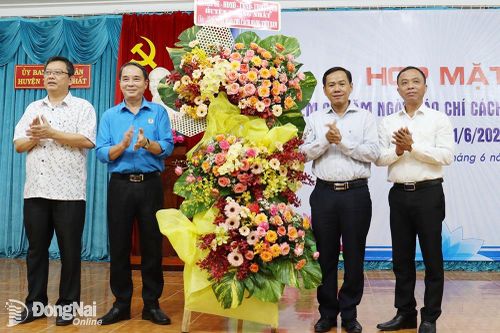 Huyện Thống Nhất họp mặt kỷ niệm 98 năm Ngày Báo chí cách mạng Việt Nam