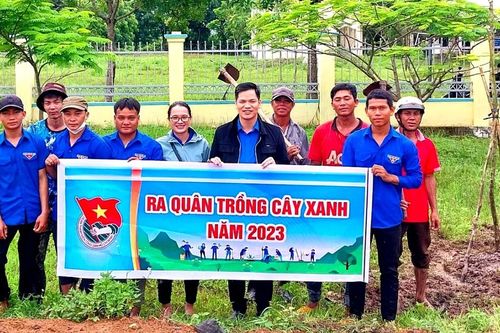 Chư Prông trồng 200 cây xanh tại Khu di tích Chiến thắng Plei Me