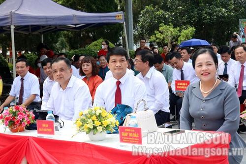 Đảng ủy Khối các cơ quan tỉnh: Công bố quyết định kết nạp 90 quần chúng ưu tú vào Đảng Cộng sản Việt Nam