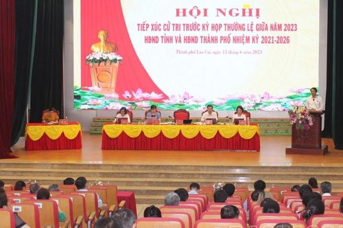 Đại biểu HĐND 2 cấp tiếp xúc cử tri tại thành phố Lào Cai