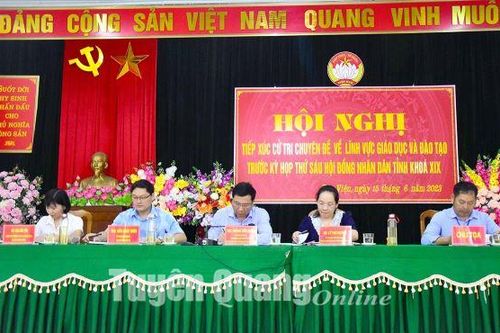 Đồng chí Trưởng Ban Nội chính Tỉnh ủy Phùng Tiến Quân tiếp xúc cử tri 7 xã ATK Yên Sơn