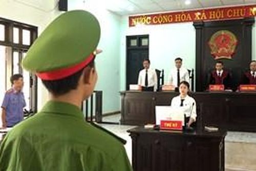 Lãnh án chung thân vì hai triệu tiền công vận chuyển ma túy