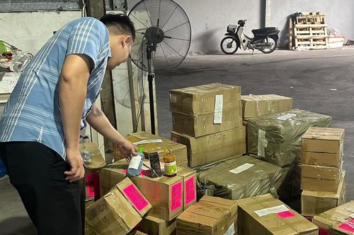 Quản lý thị trường Hà Nội: Tạm giữ gần 3.000 sản phẩm mỹ phẩm nước ngoài có dấu hiệu nhập lậu