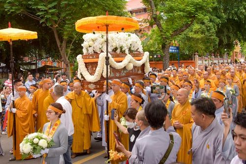 Lễ truy niệm và phụng tống kim quan Trưởng lão Hòa thượng Thích Thanh Sơn đến nơi trà-tỳ
