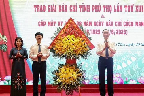 Phú Thọ: Trao Giải Báo chí lần thứ XIII và gặp mặt kỷ niệm 98 năm Ngày Báo chí CMVN
