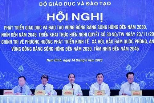 Vượt qua chính mình, mẫu mực trên tầm vóc mới