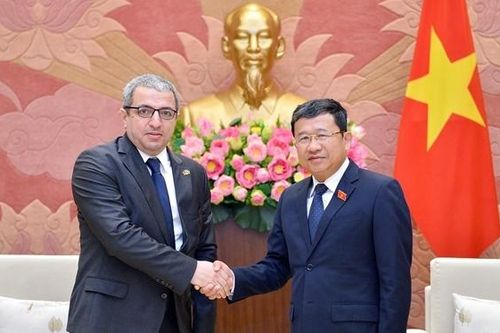 Chủ nhiệm Ủy ban Đối ngoại Vũ Hải Hà tiếp Đại sứ Azerbaijan
