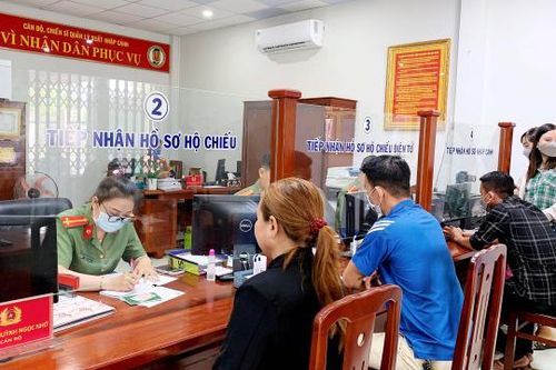 Dịch vụ công trực tuyến và bưu chính công ích, bước tiến chuyển đổi số ở Bạc Liêu