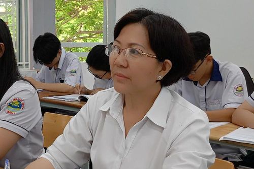 Thí sinh 64 tuổi dự thi tốt nghiệp THPT