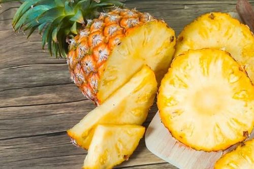 Ai không nên ăn dứa?