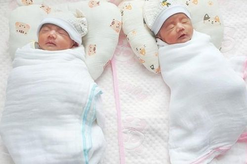 Cần Thơ: Cứu sống và nuôi thành công 2 bé sinh đôi non tháng