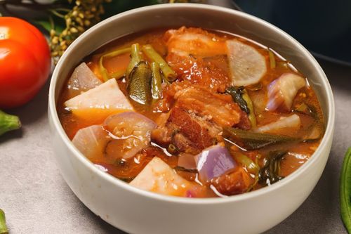Học làm canh chua kiểu Philippines