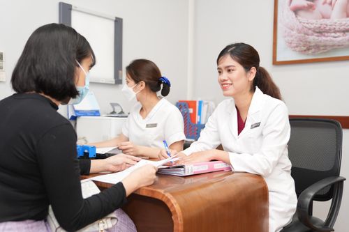 Có nên sàng lọc trước khi chuyển phôi?