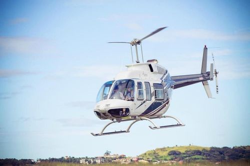 Học sinh ở Malaysia đến trường bằng trực thăng