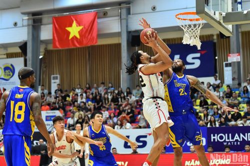 VBA 2023: Thang Long Warriors quật ngã Ho Chi Minh City Wings trong trận đấu đầy kịch tính
