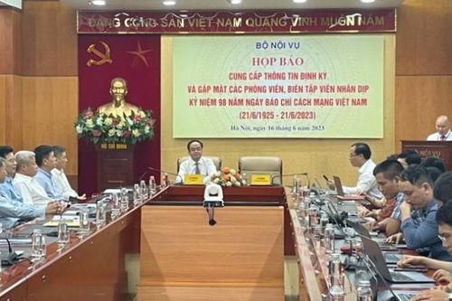 Sớm triển khai lộ trình cải cách tiền lương