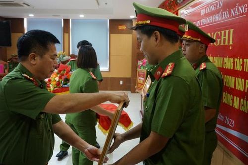 Đồn Công an Cảng hàng không quốc tế Đà Nẵng được Đại sứ quán Ấn Độ gửi Thư khen