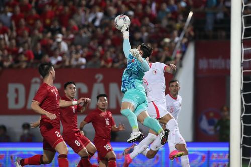 Báo Thái Lan khen thủ môn Đặng Văn Lâm