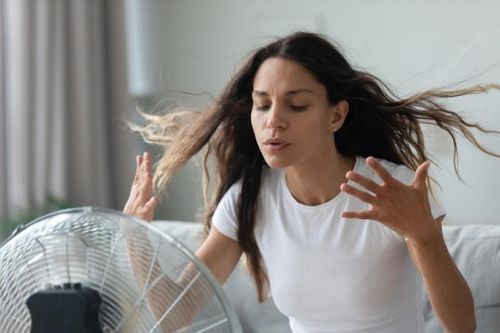 Học Tiktok cách tránh nóng giúp tiết kiệm 600 USD: Mát một lúc, hiểm họa rình rập