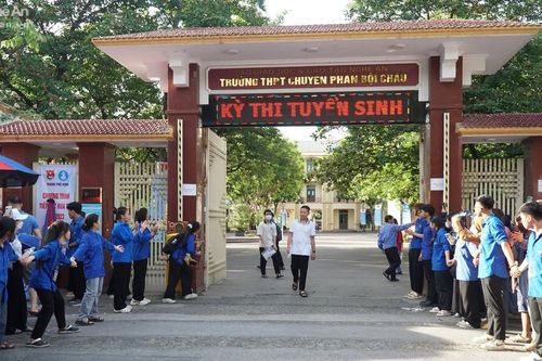 Những thí sinh thi vào Trường THPT chuyên Phan Bội Châu có điểm môn chuyên ấn tượng nhất