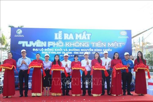 Bến Tre ra mắt tuyến phố không tiền mặt